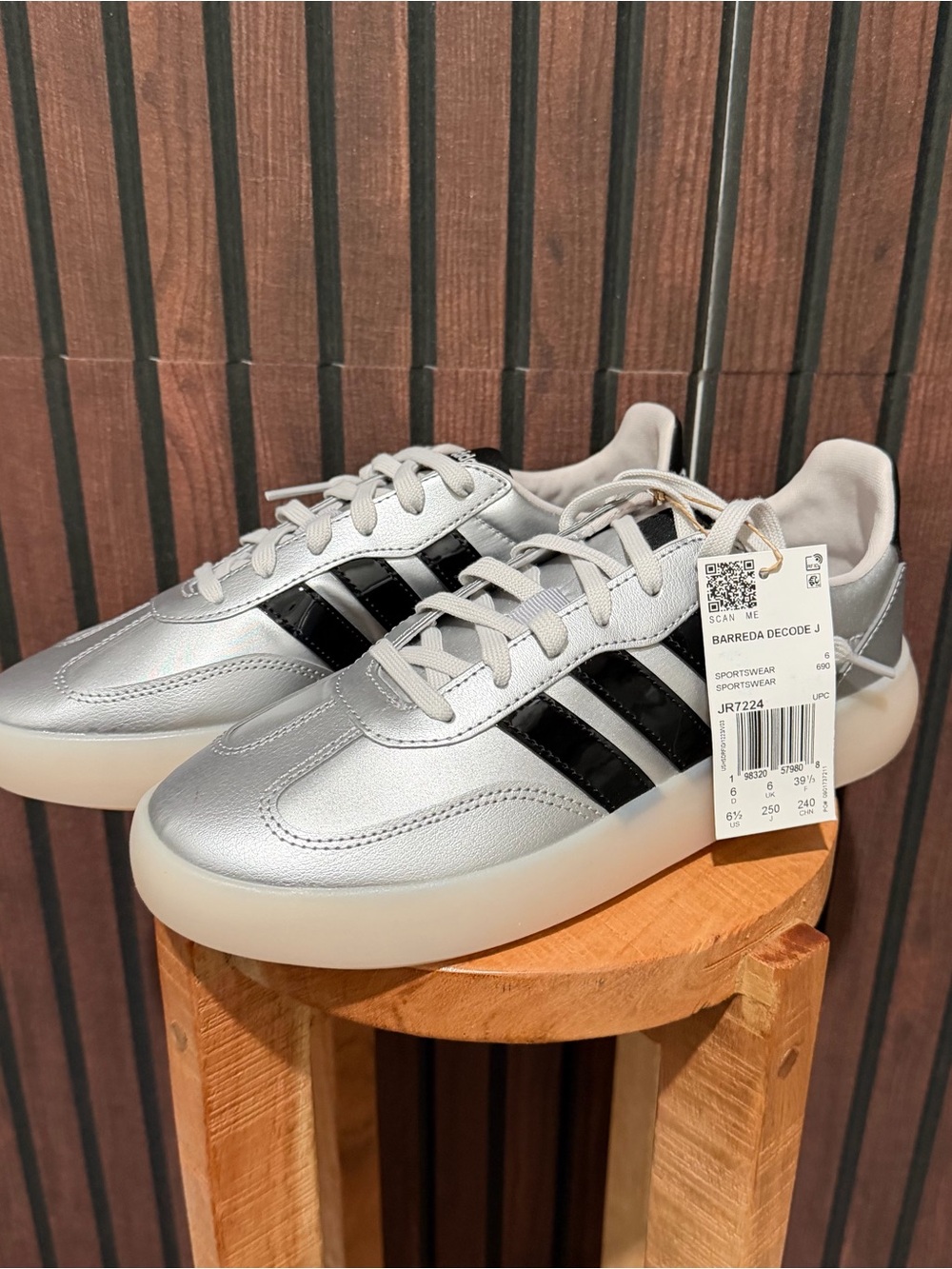 Adidas Barreda Decode J Silver Black Gum Sneakers Women’s 6.5 NWT - Picture 2 of 5